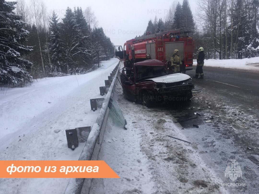 Спасатели Ленинградской области приняли участие в ликвидации последствий ДТП в Кингисеппском районе